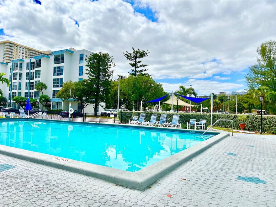 Avila North, 1/1.5 condo, 3rd floor in the heart of Sunny Isles Beach. Clean, bright, freshly painted, updated closets, new vertical blinds. Ready for you to show and move in. Walking distance to the beach, shops, restaurants, super markets, local school. 2 people only. 1st, 2 security deposits. Cable, water, 1 parking space. NO PETS.