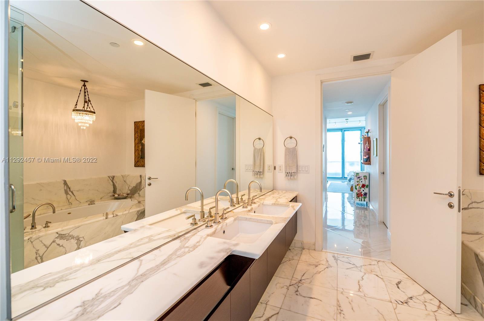 GROVENOR HOUSE CONDO - Residential