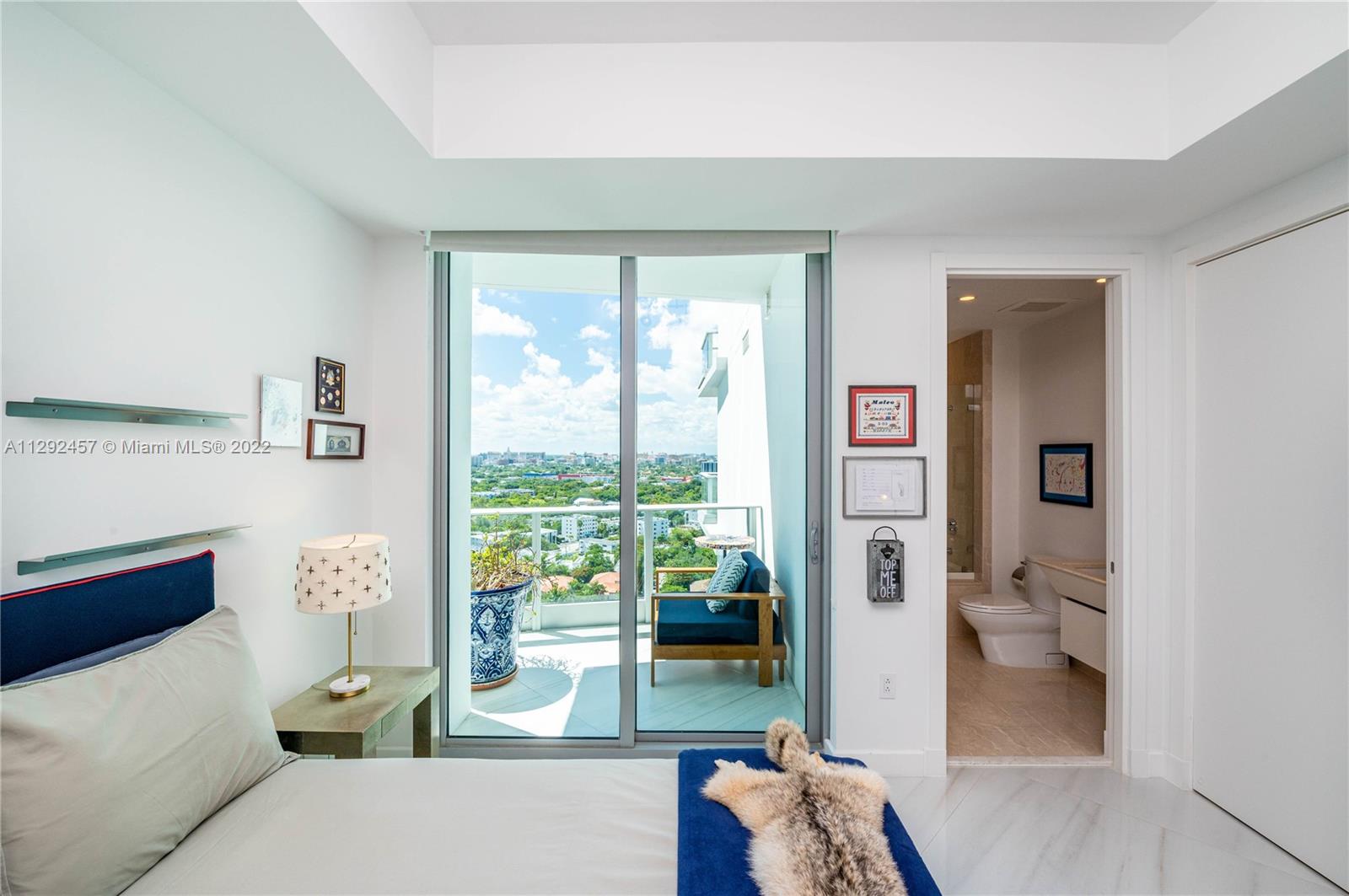 GROVENOR HOUSE CONDO - Residential