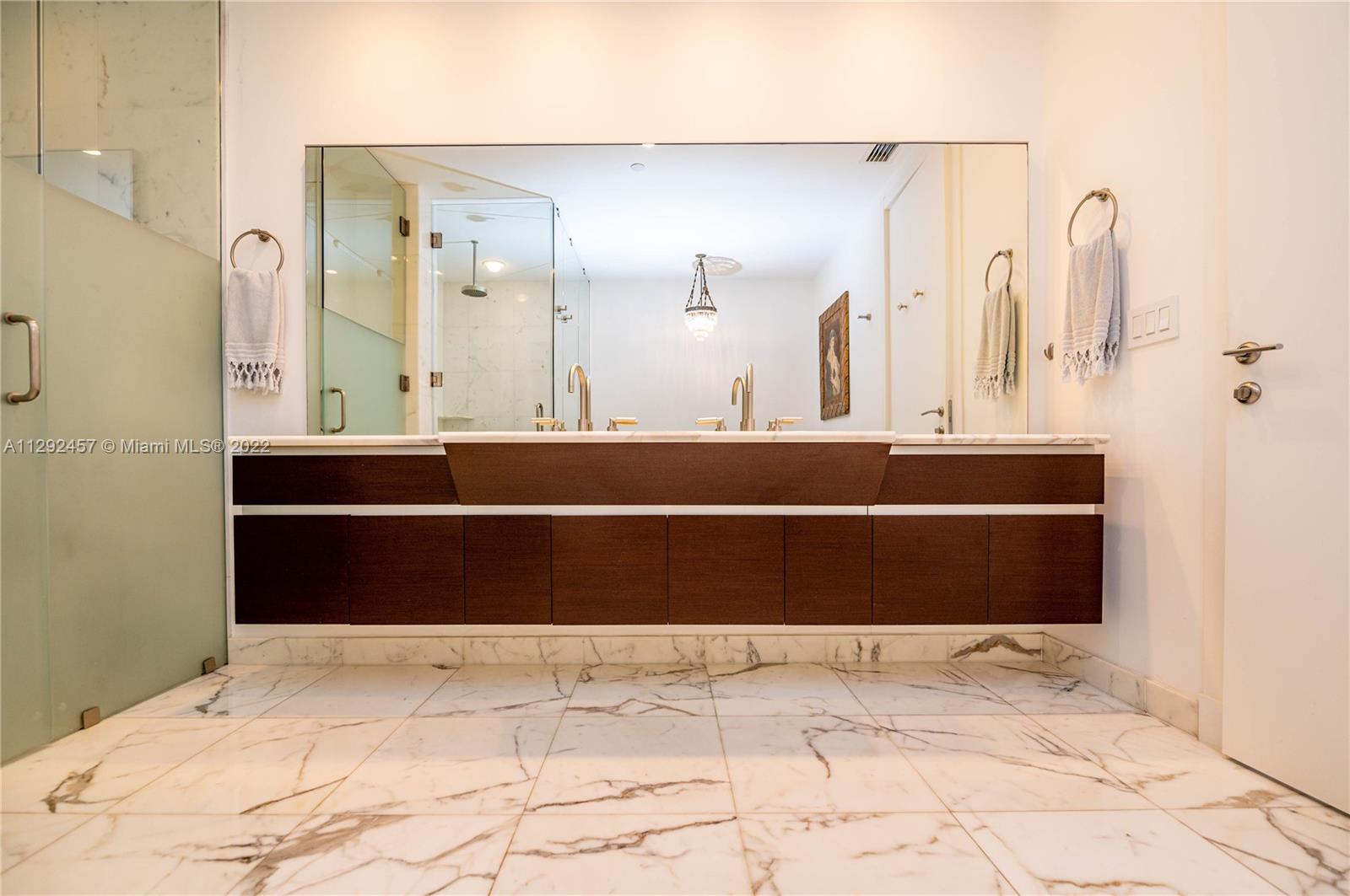 GROVENOR HOUSE CONDO - Residential