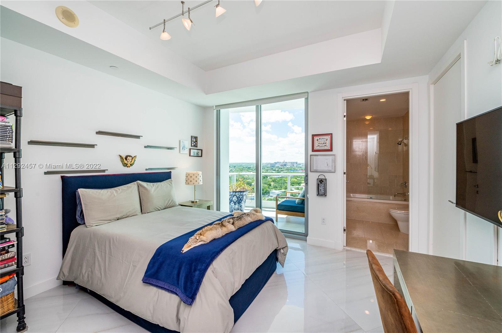 GROVENOR HOUSE CONDO - Residential