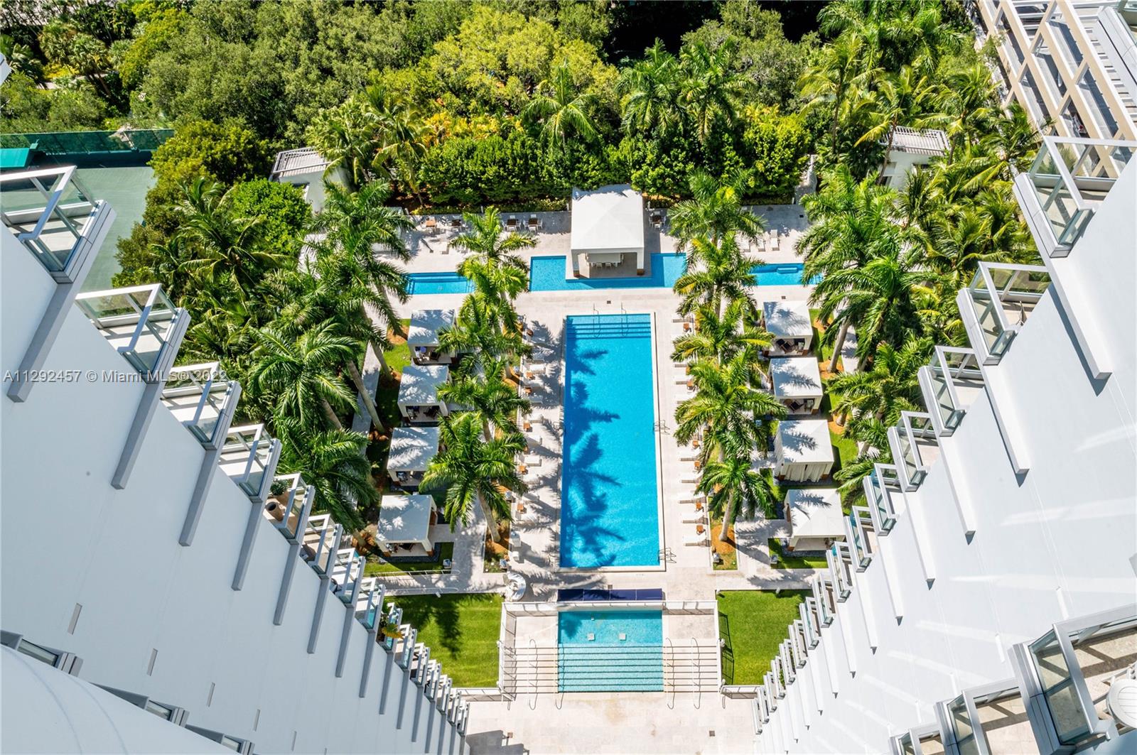 GROVENOR HOUSE CONDO - Residential