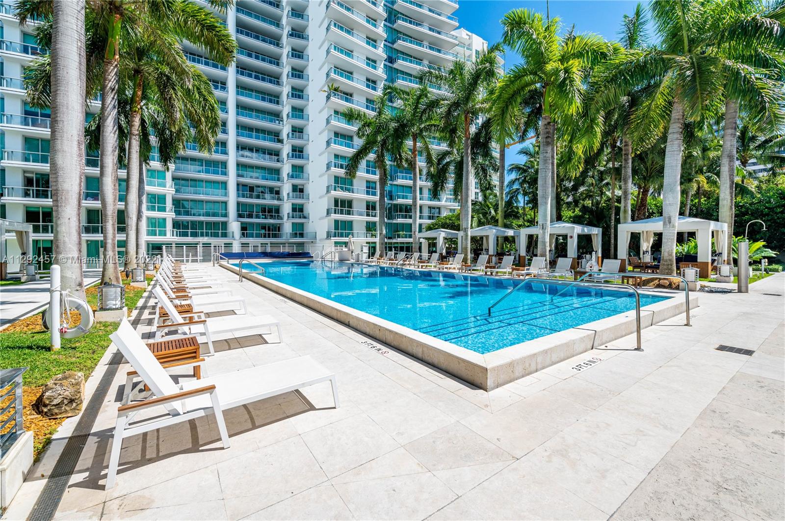 GROVENOR HOUSE CONDO - Residential