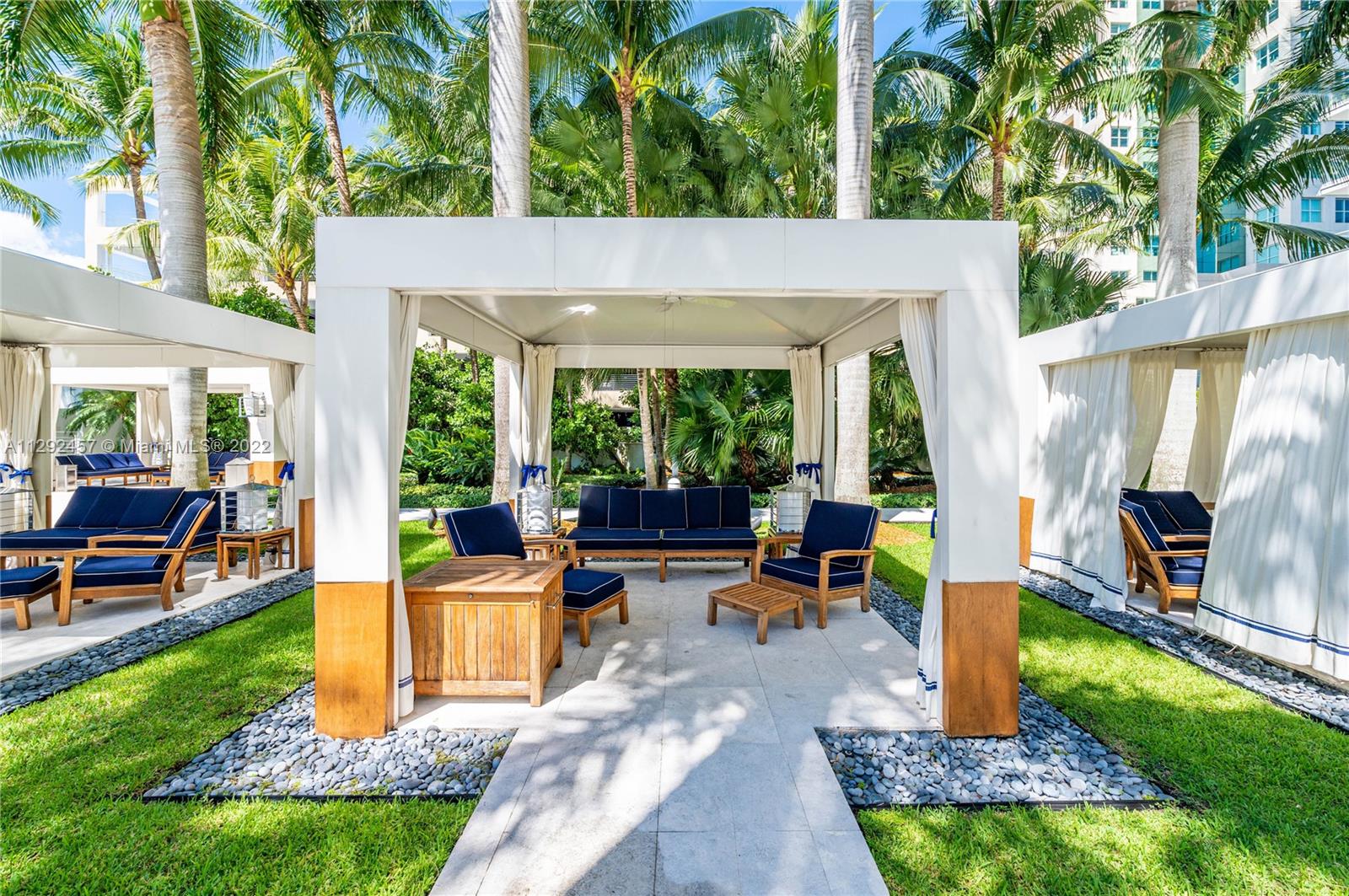 GROVENOR HOUSE CONDO - Residential