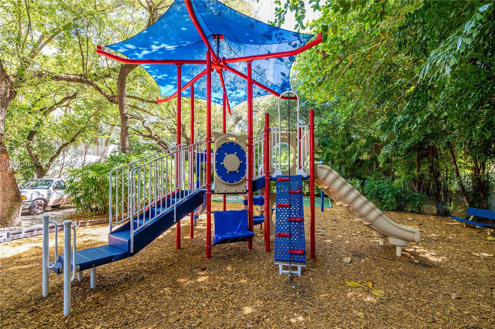 GROVENOR HOUSE CONDO - Residential