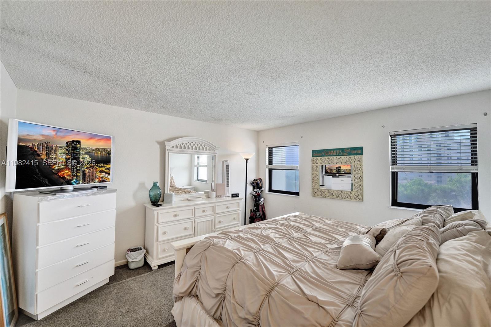 SUMMIT CONDO - Residential