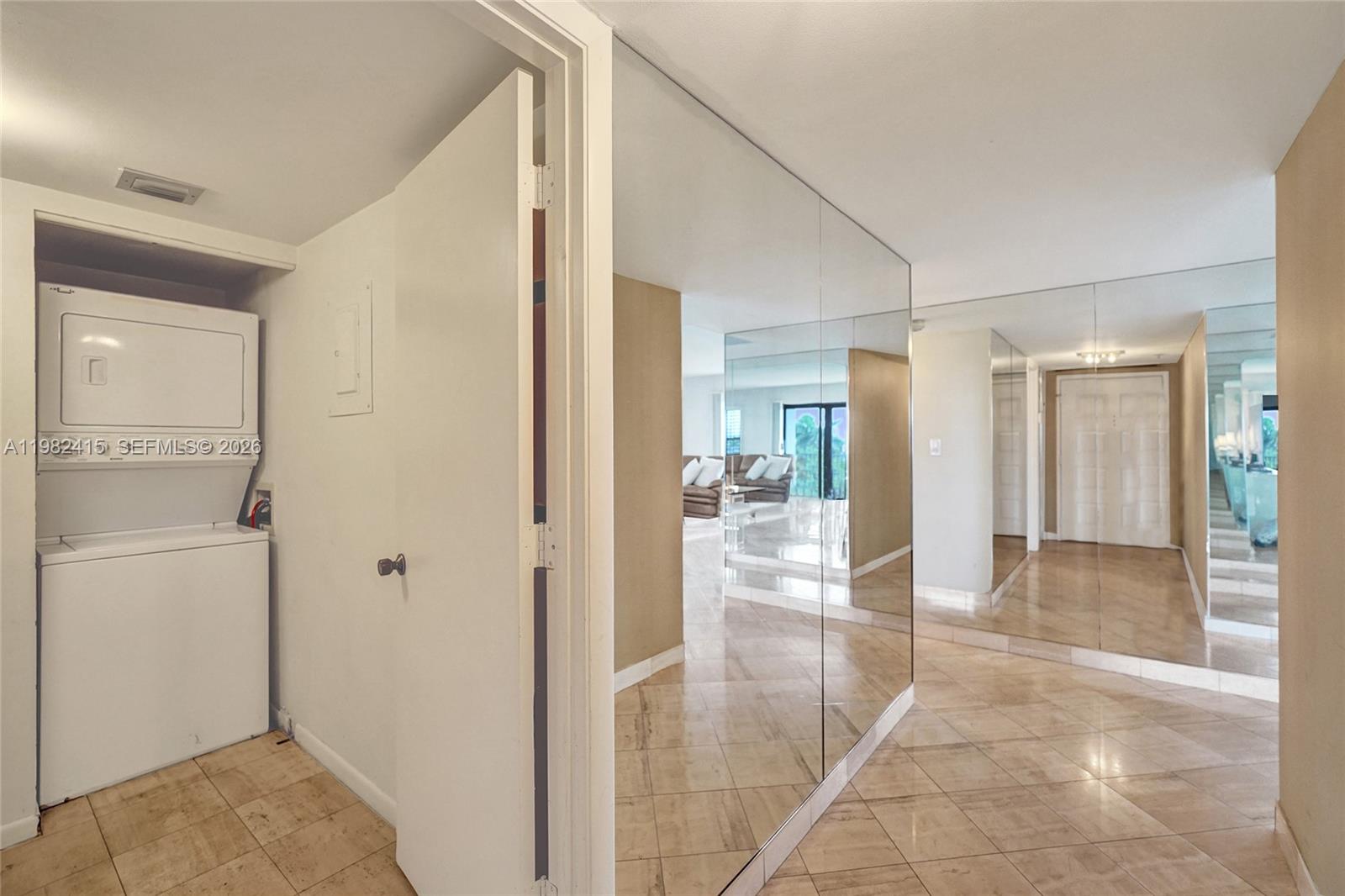 SUMMIT CONDO - Residential