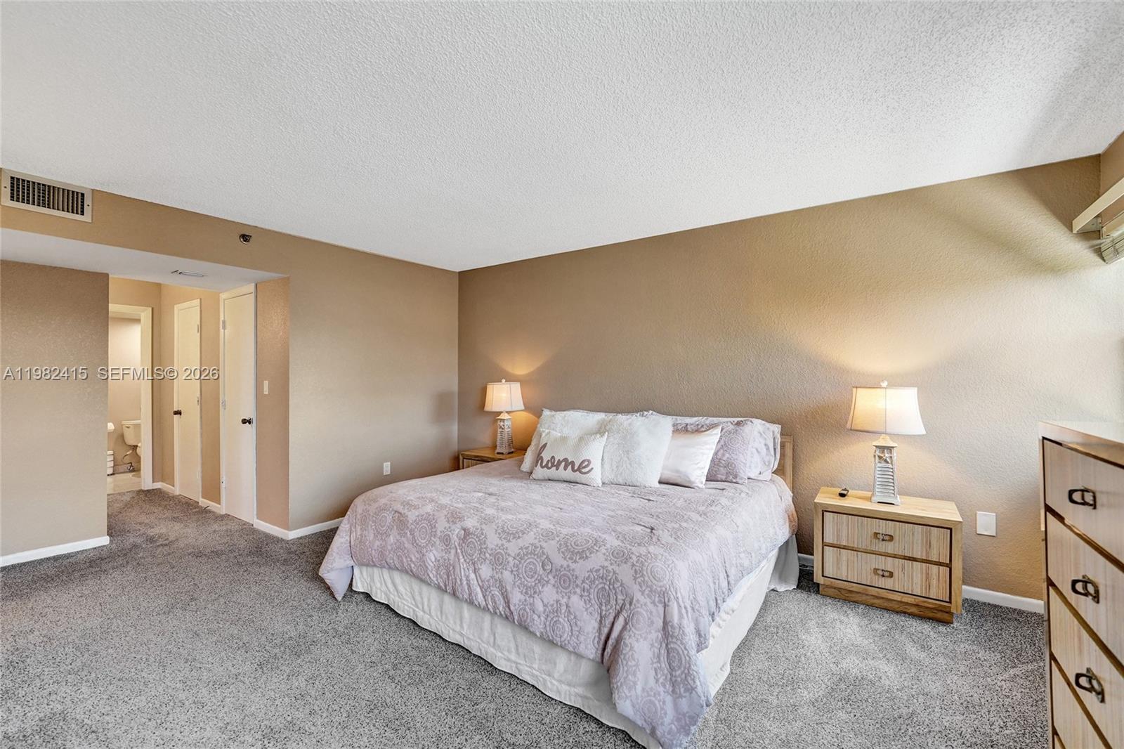 SUMMIT CONDO - Residential