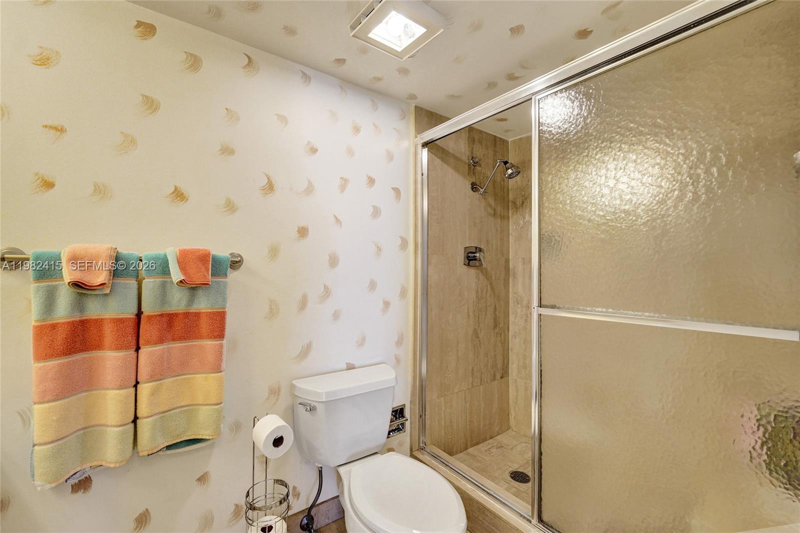 SUMMIT CONDO - Residential
