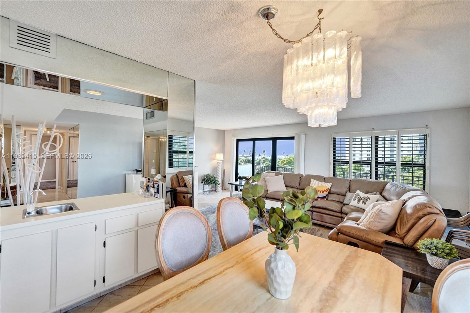 SUMMIT CONDO - Residential