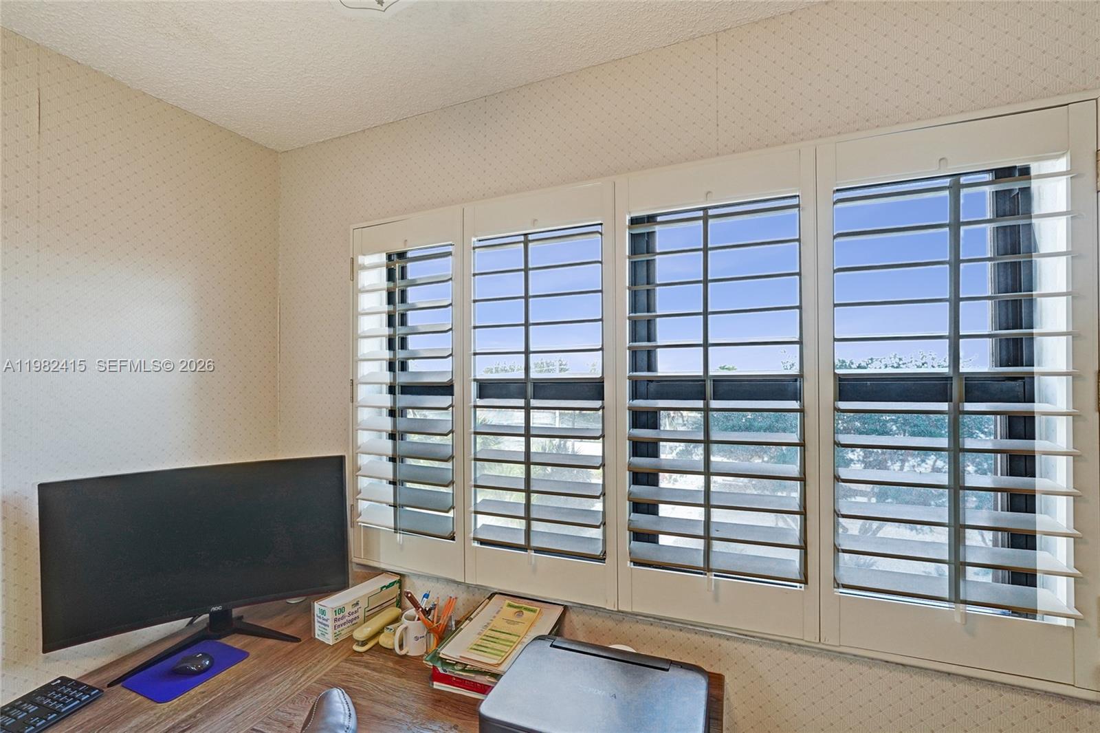 SUMMIT CONDO - Residential