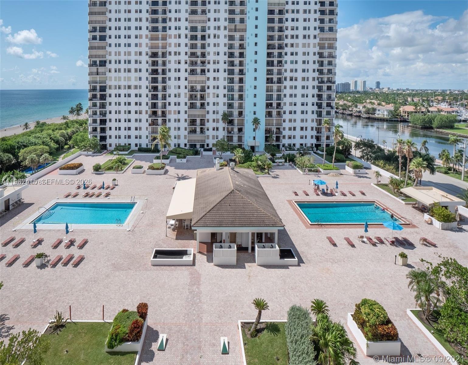 SUMMIT CONDO - Residential