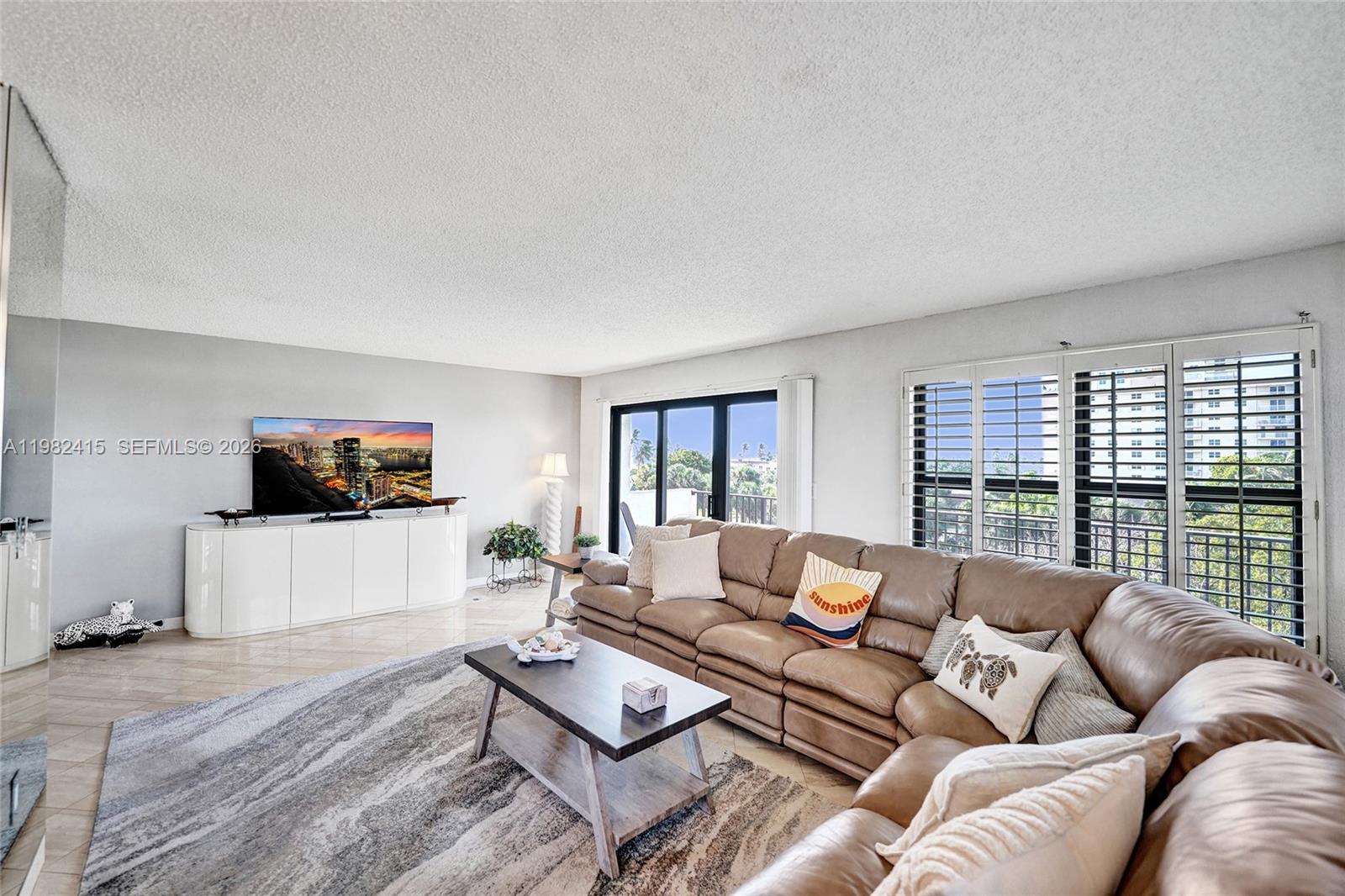 SUMMIT CONDO - Residential