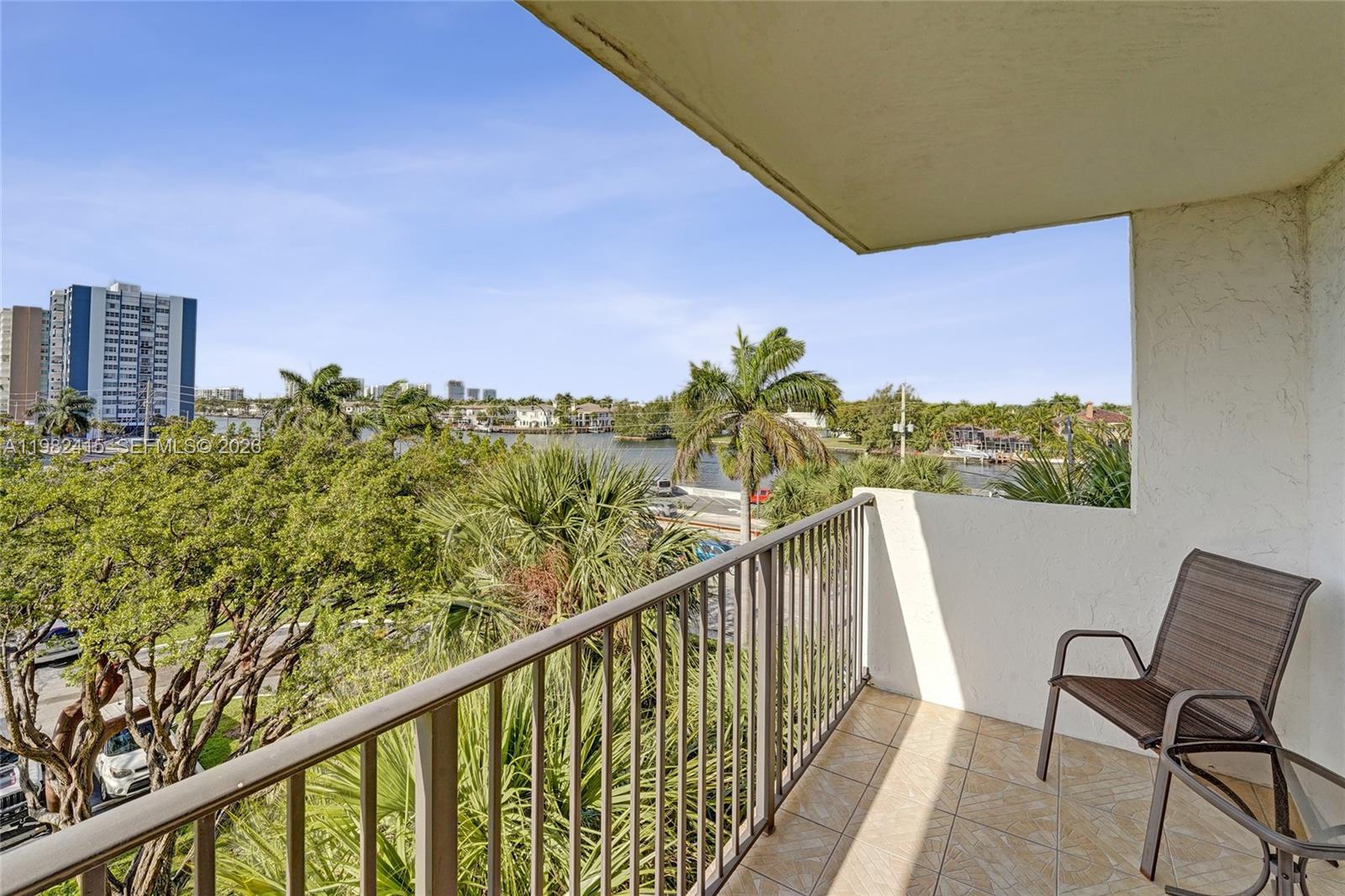 SUMMIT CONDO - Residential