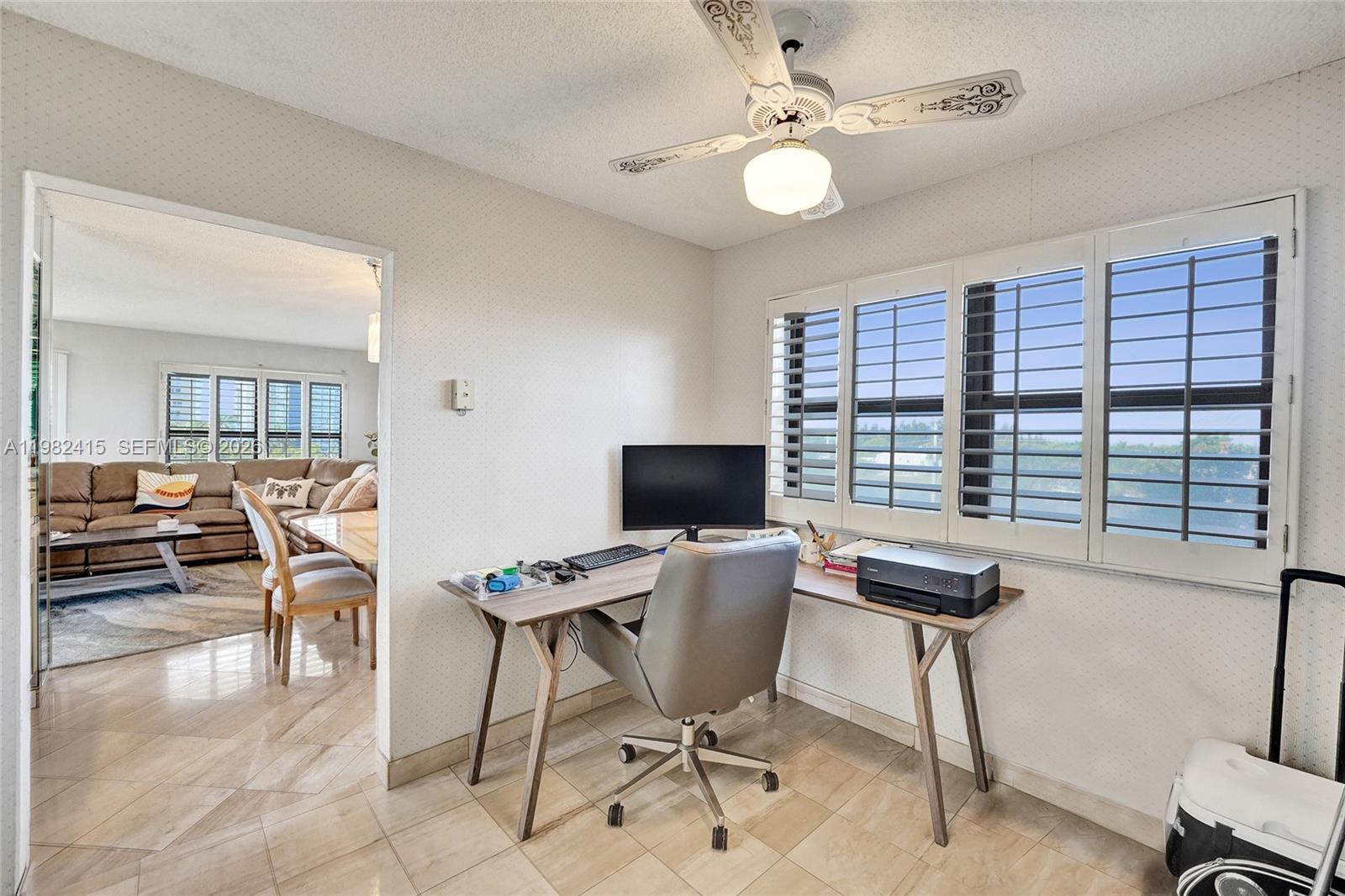 SUMMIT CONDO - Residential