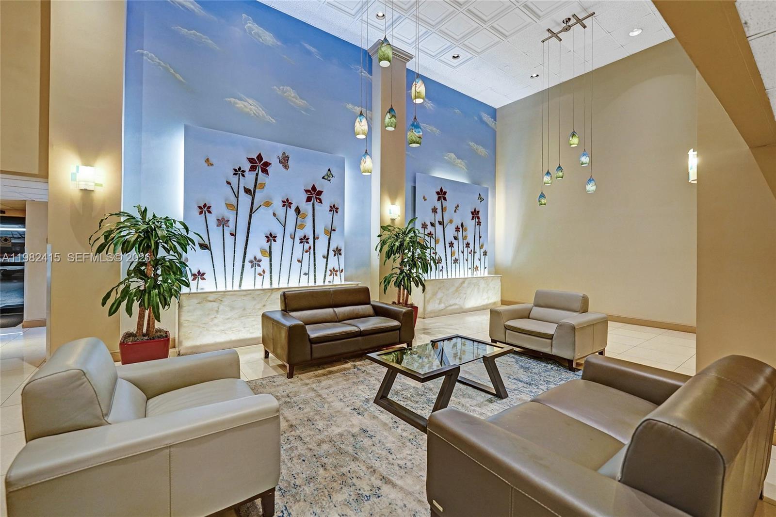 SUMMIT CONDO - Residential