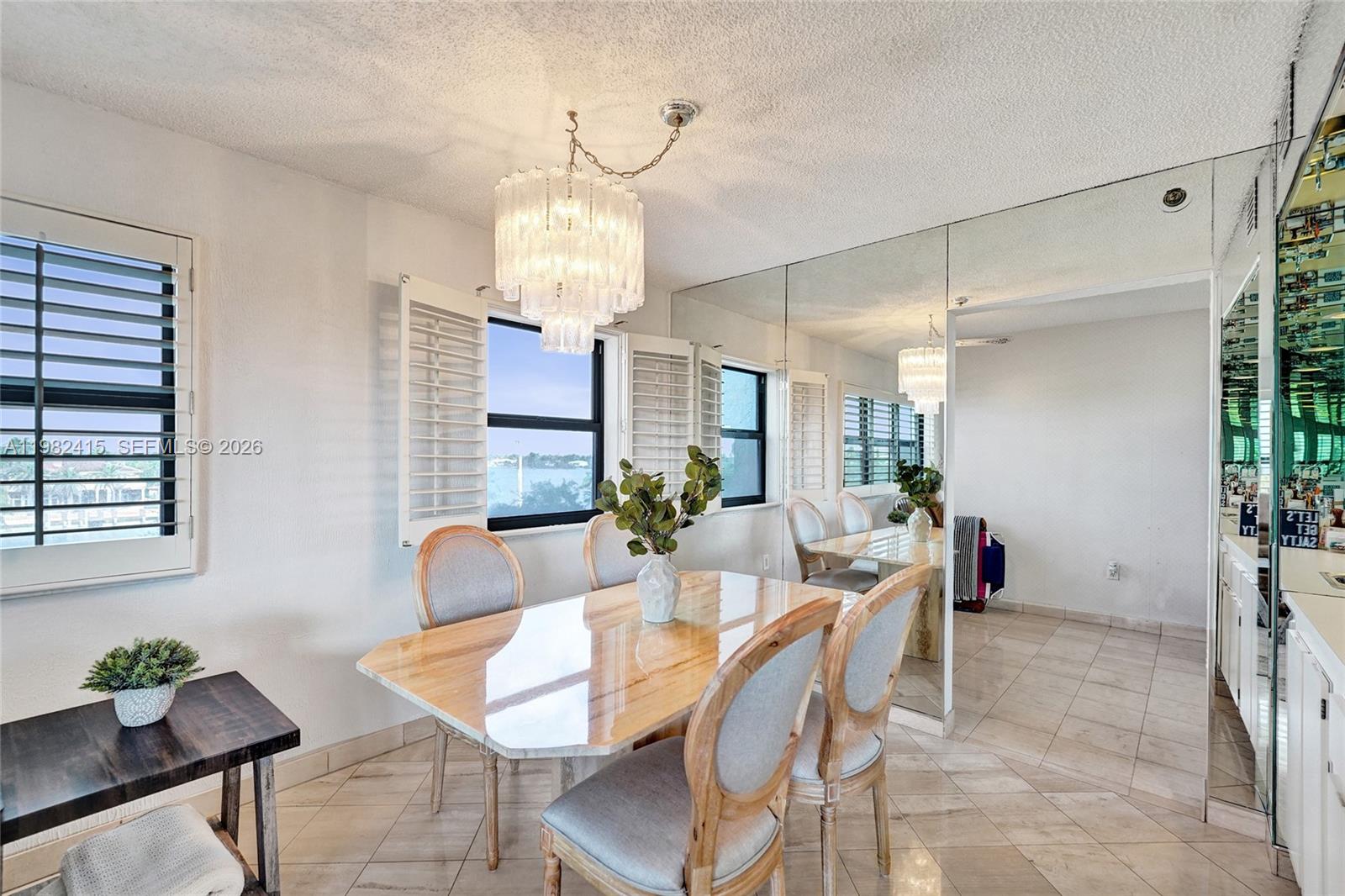SUMMIT CONDO - Residential