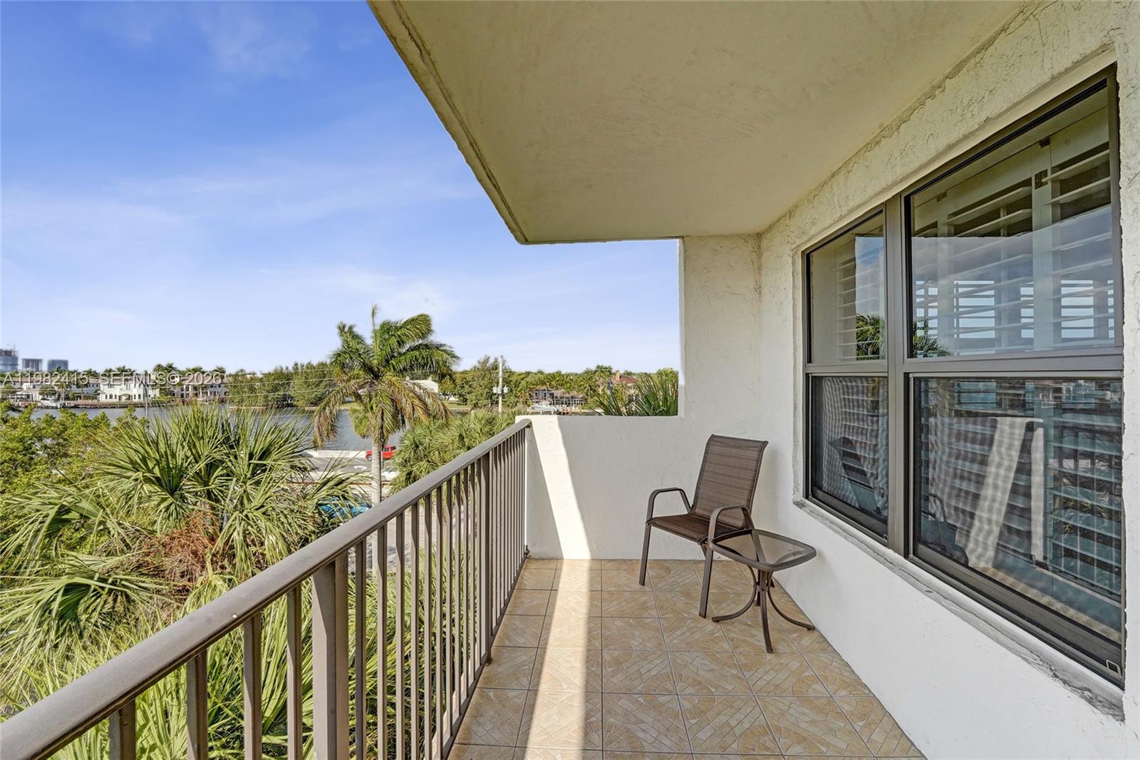 SUMMIT CONDO - Residential