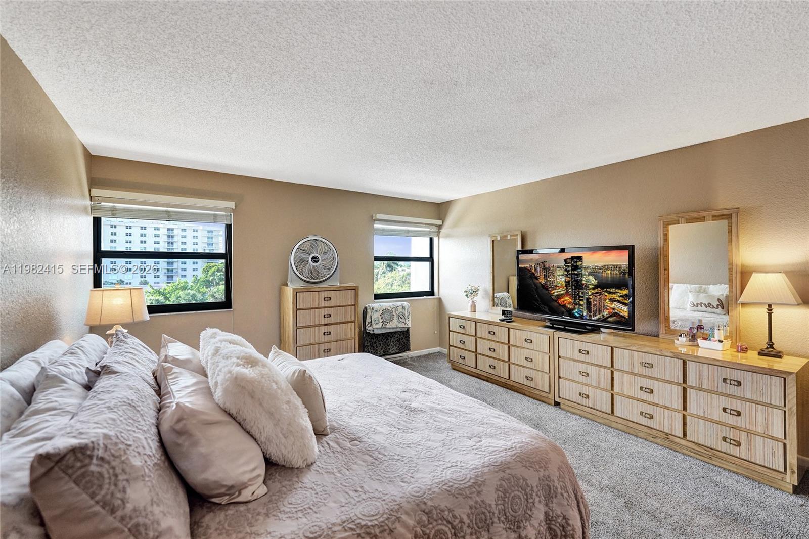 SUMMIT CONDO - Residential