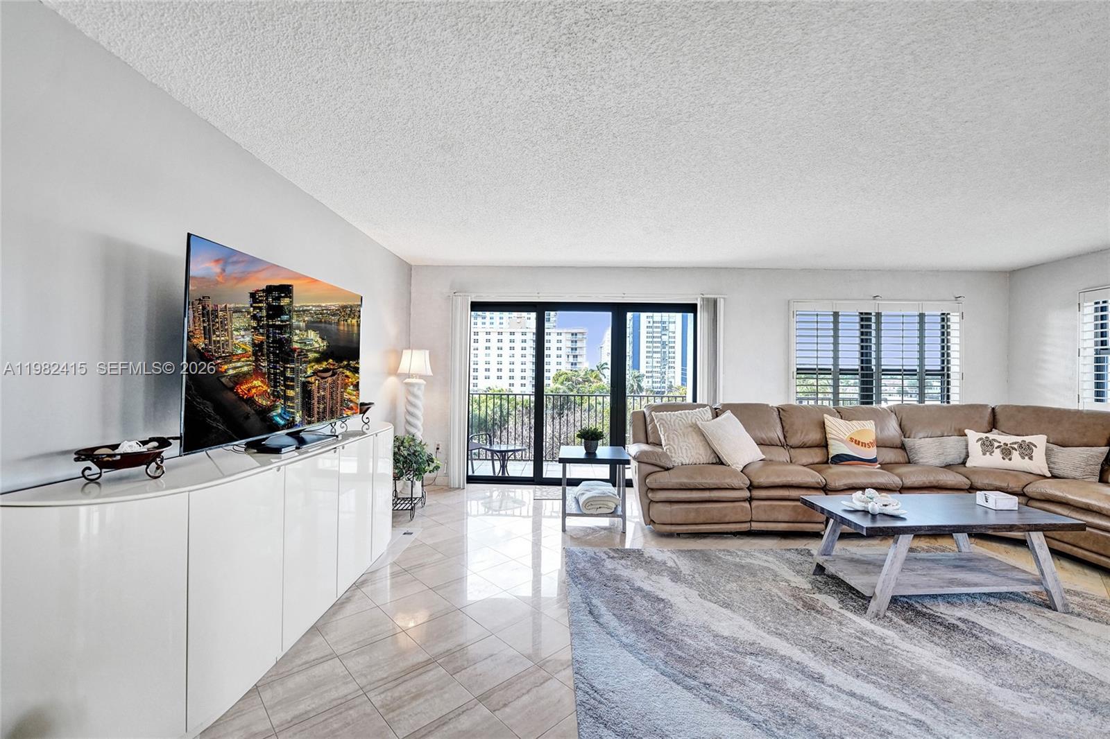SUMMIT CONDO - Residential