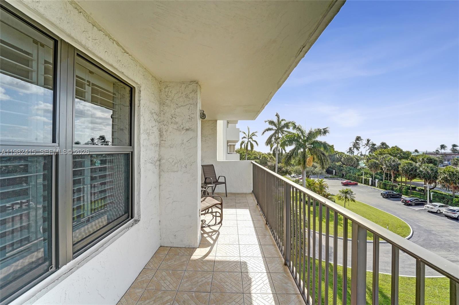 SUMMIT CONDO - Residential