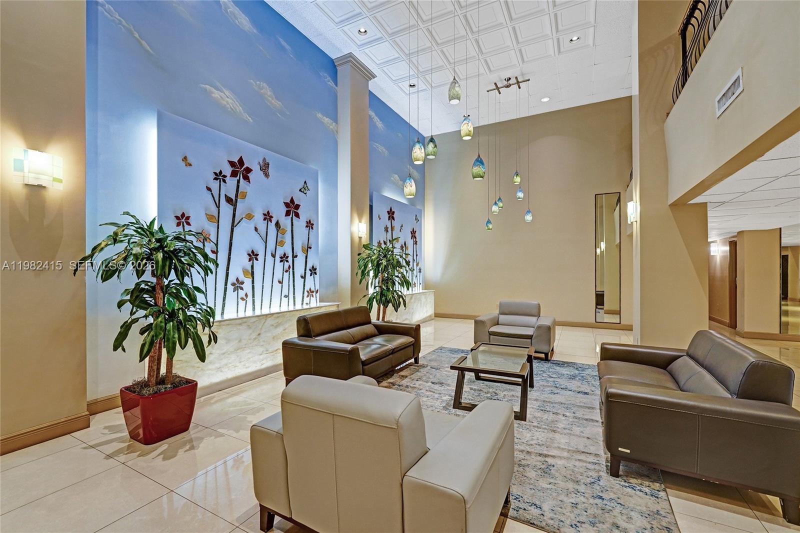 SUMMIT CONDO - Residential
