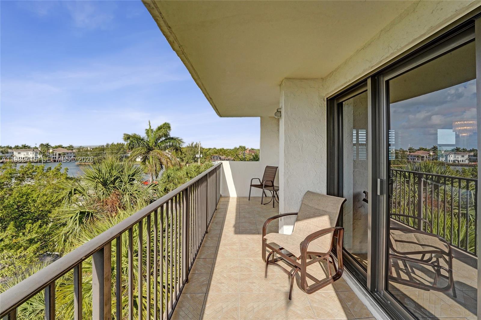 SUMMIT CONDO - Residential