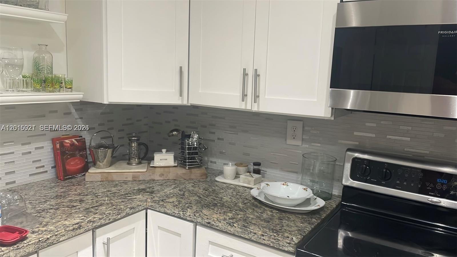 KENLAND POINTE CONDO III - Residential Lease