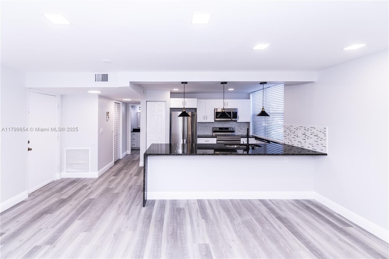 LAVERS DELRAY RACQUET CLU - Residential Lease