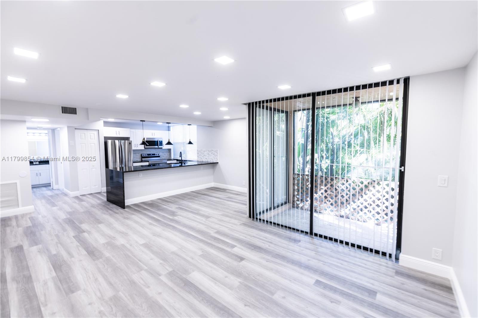 LAVERS DELRAY RACQUET CLU - Residential Lease