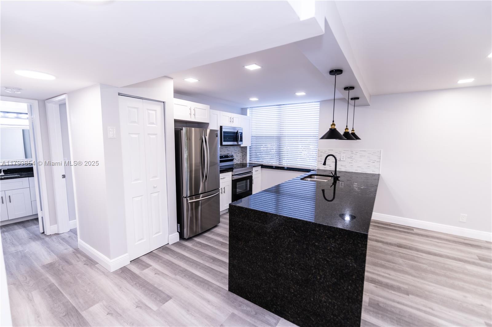 LAVERS DELRAY RACQUET CLU - Residential Lease
