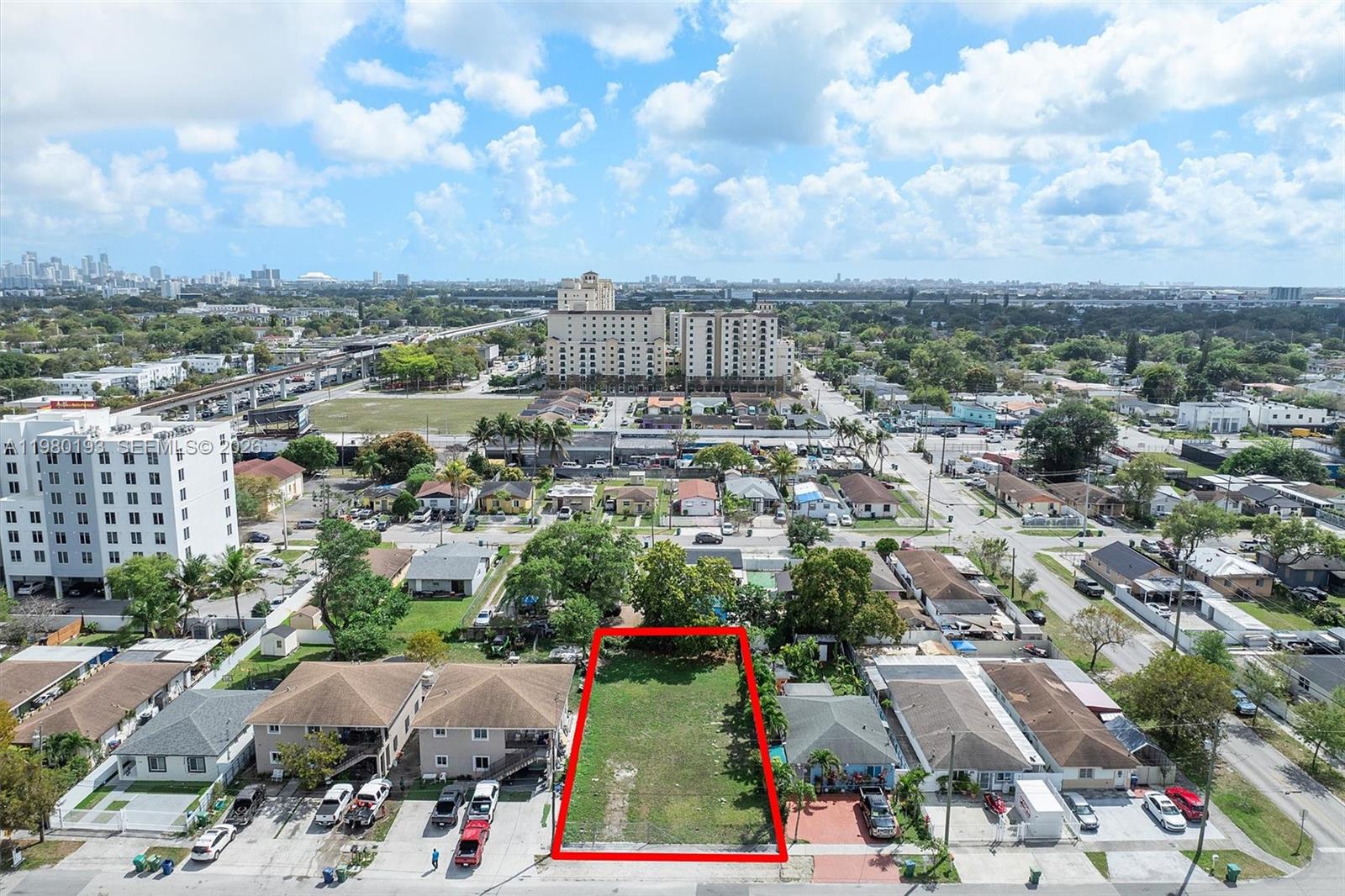 HIALEAH HEIGHTS - Land