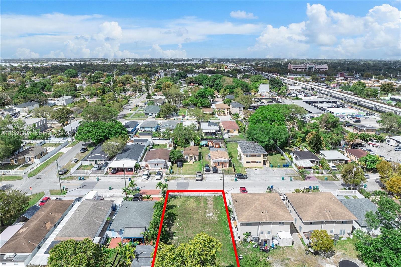 HIALEAH HEIGHTS - Land