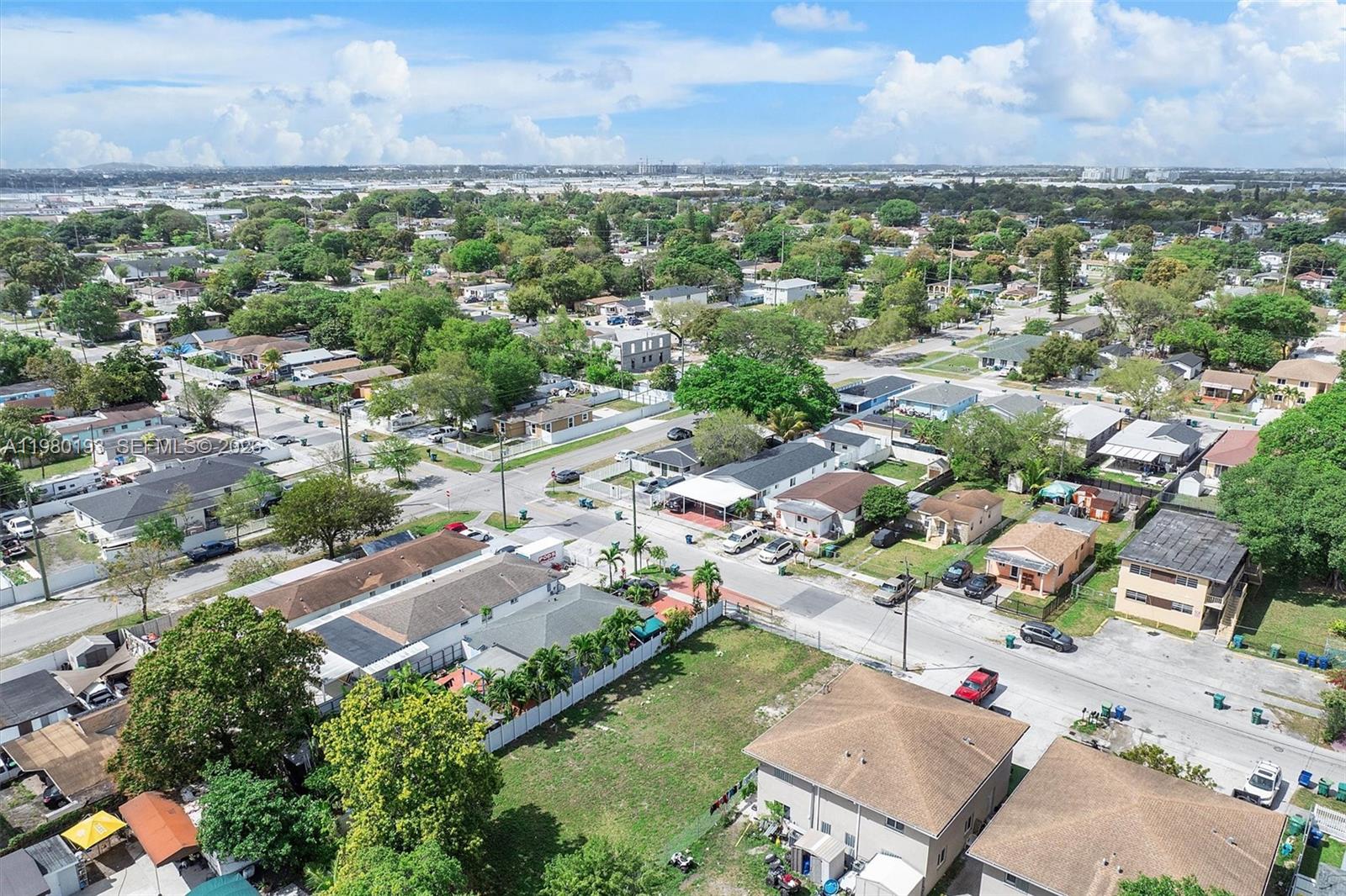 HIALEAH HEIGHTS - Land