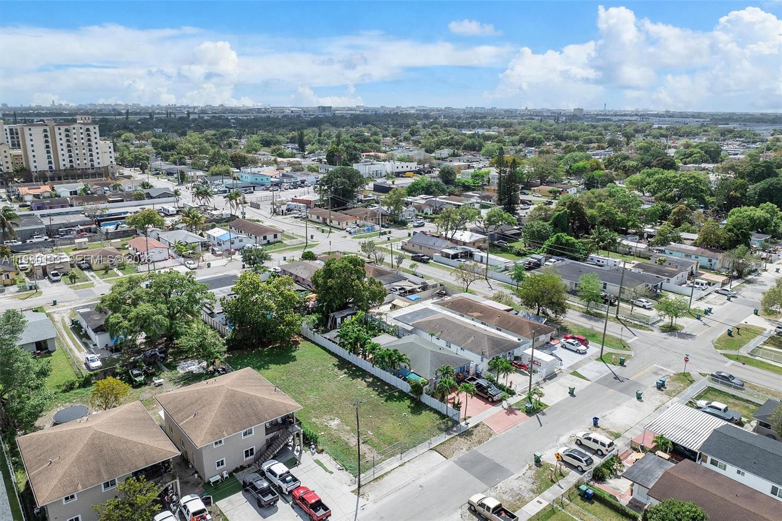 HIALEAH HEIGHTS - Land