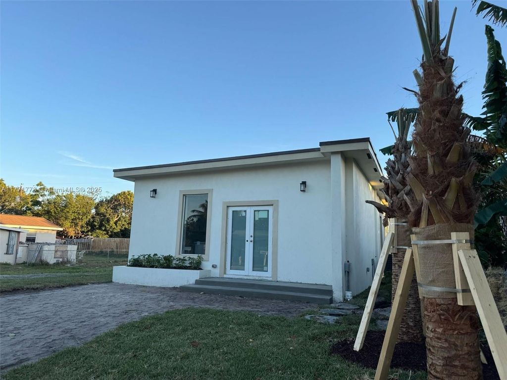 Photo of 1100 Highview Rd, Lake Worth, FL 33462 (MLS # A11771778)