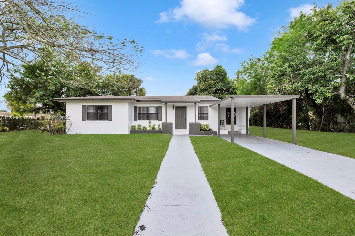 Rental Property at 950 Ne 163rd St, North Miami Beach, Miami-Dade County, Florida - Bedrooms: 4 
Bathrooms: 2  - $3,500 MO.