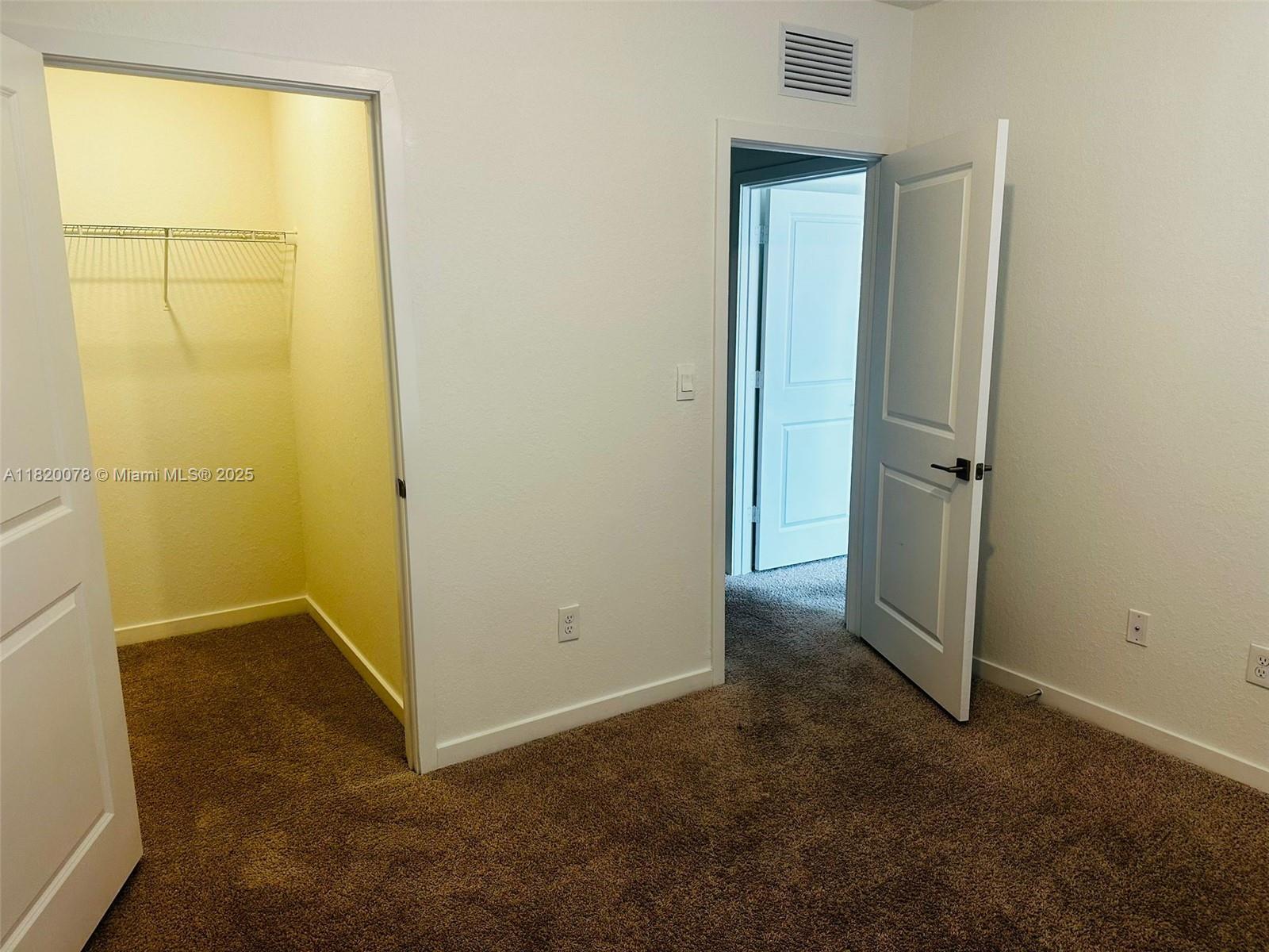 1672 SE 8th Ave, Homestead, FL, 33034/$450,000 4 1672 SE 8th Ave