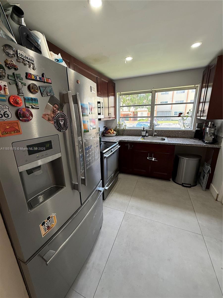 CYPRESS TREE CONDO BLDG 7 - Residential