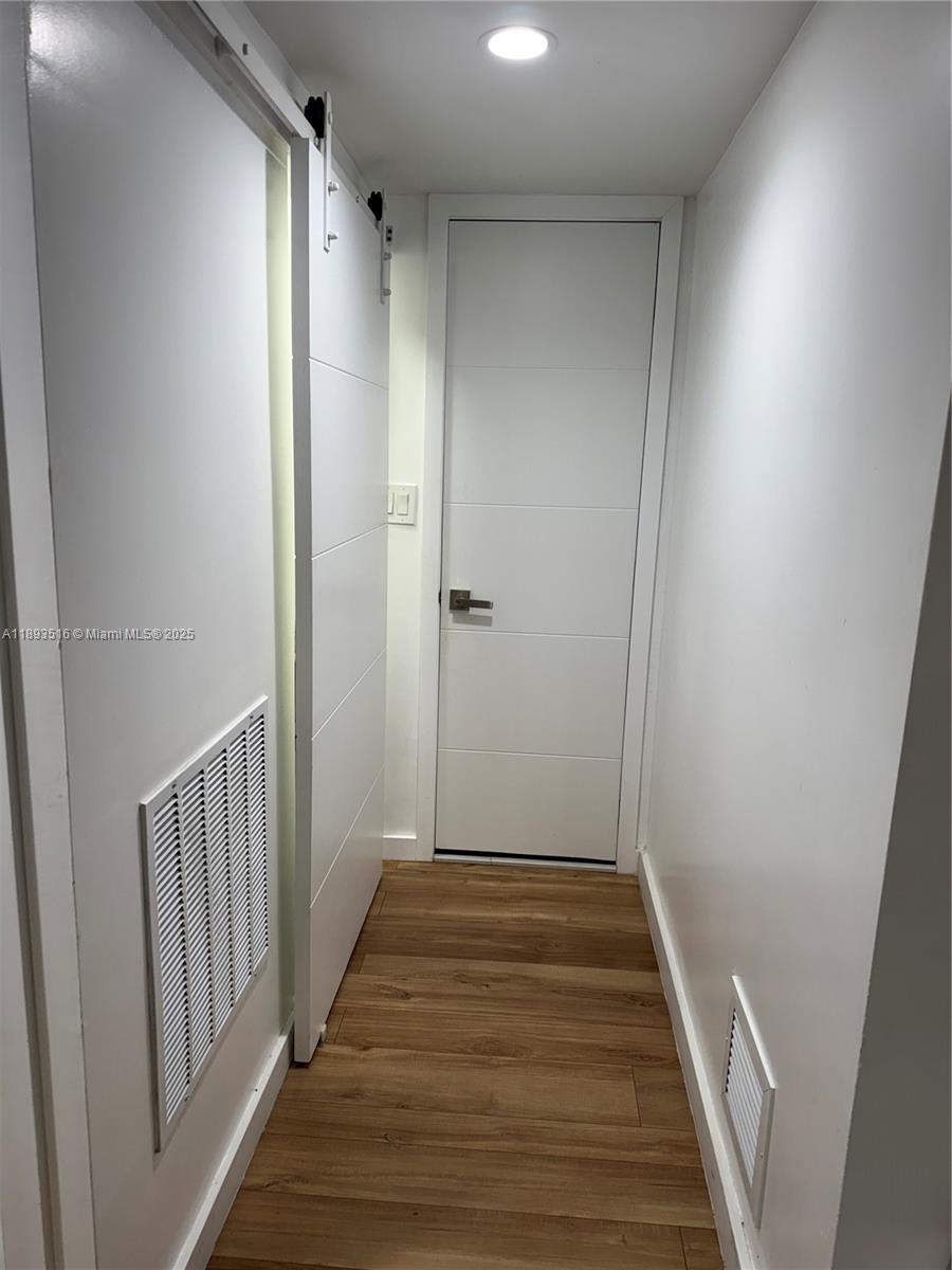 THE PRESIDENTIAL CONDO - Residential Lease