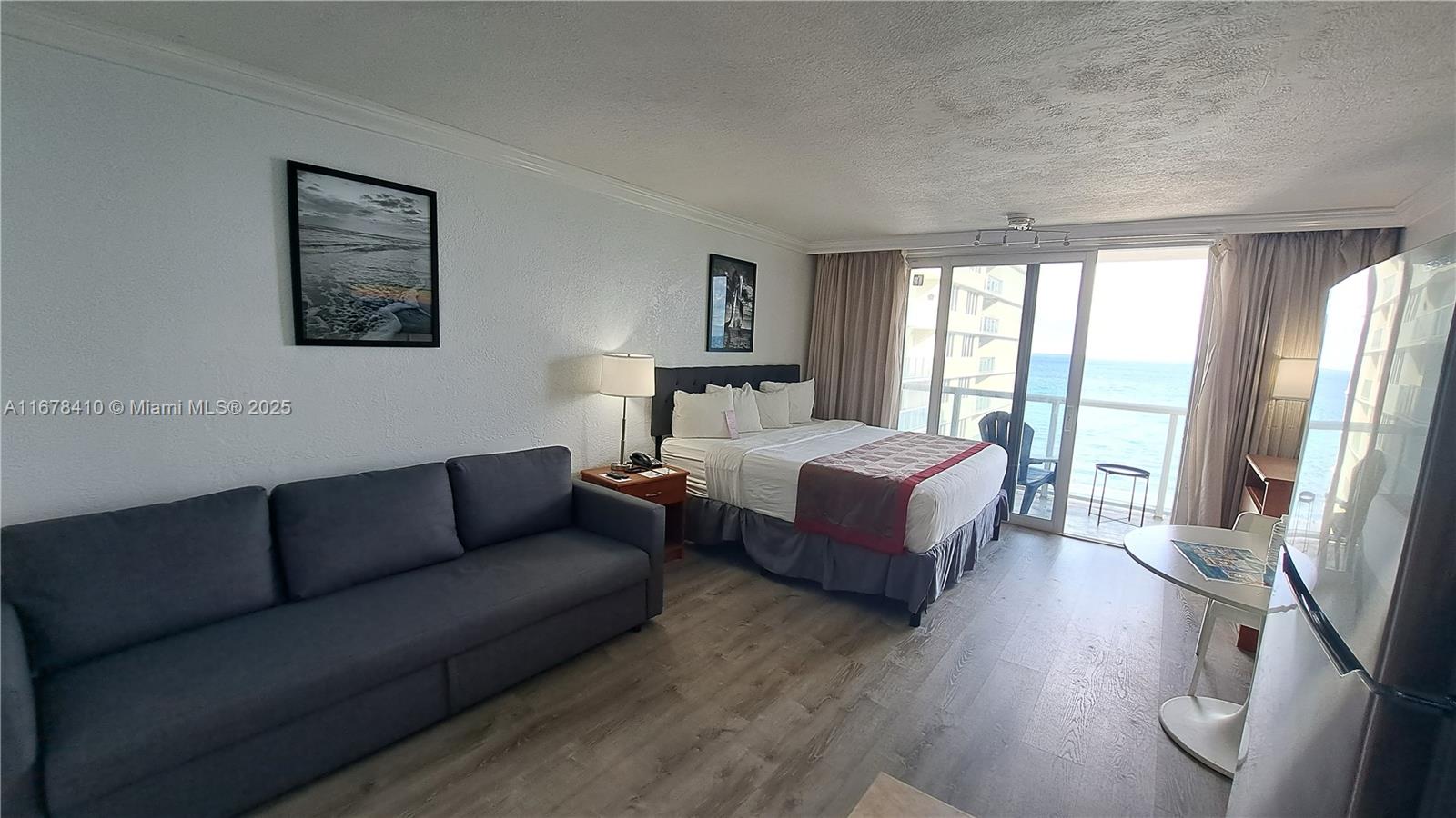 THE AVENTURA BEACH CLUB C - Residential