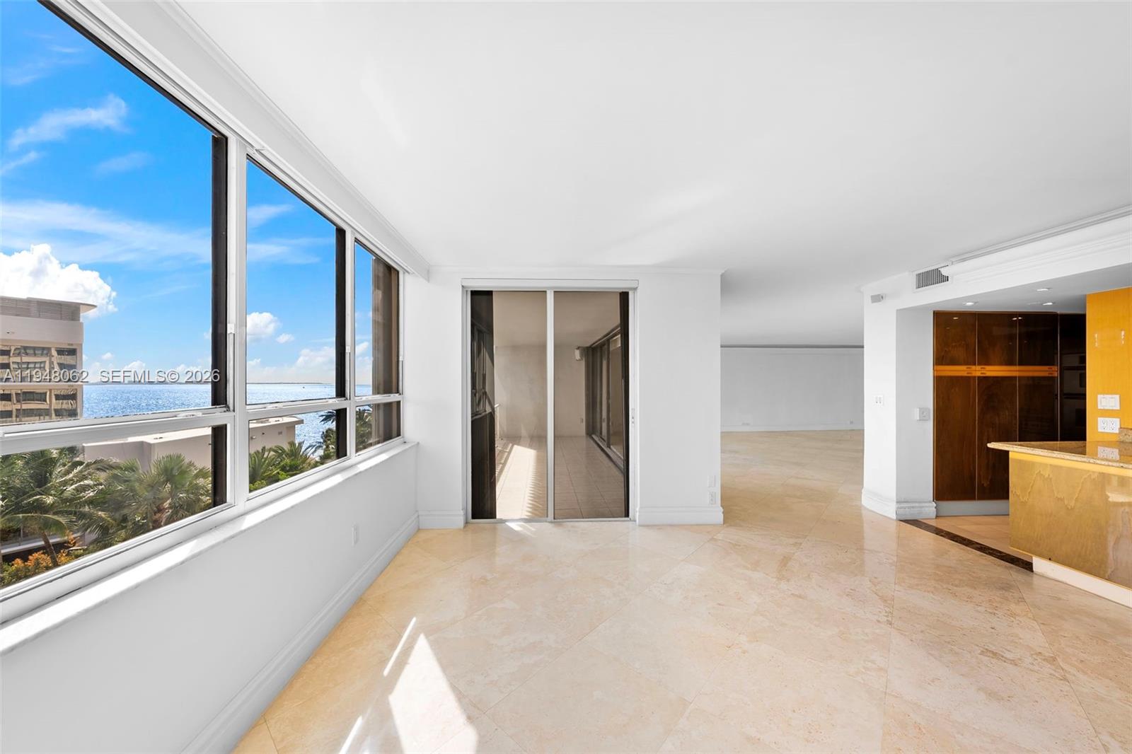 3 Grove Isle Dr C605