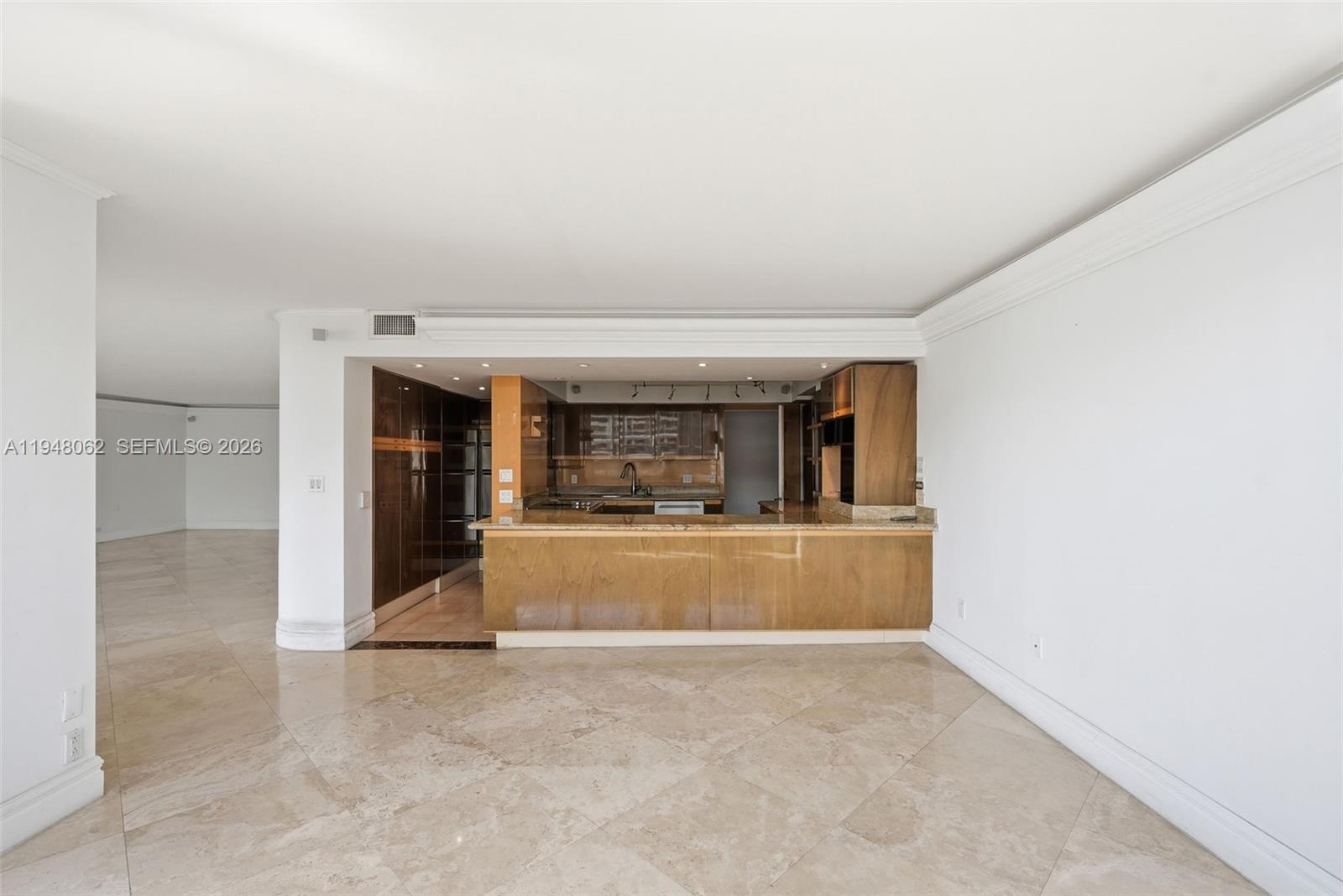 3 Grove Isle Dr C605