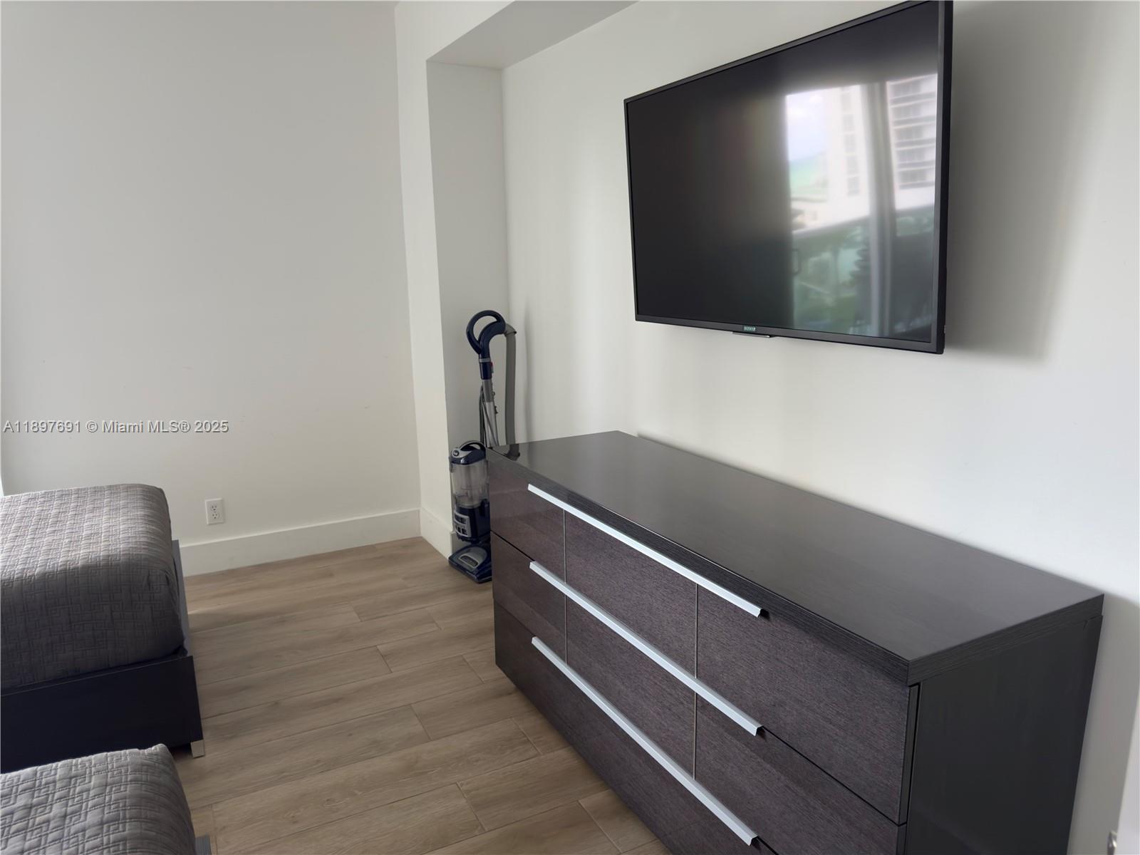 ARLEN HOUSE EAST CONDO - Residential Lease