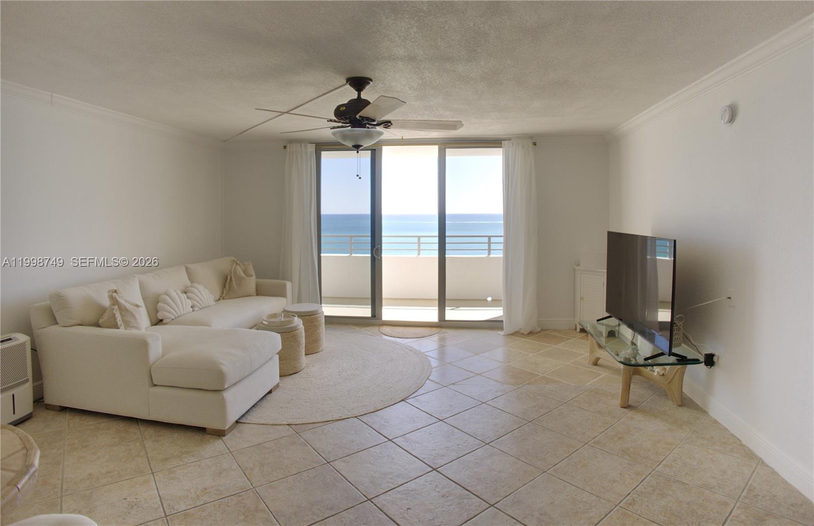 5555 Collins Ave 15M