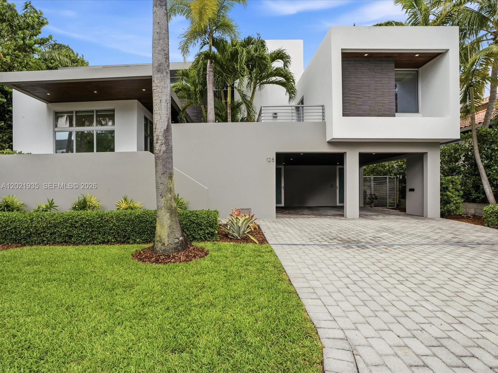 Photo 1 of 101 — 125 Hampton Ln, Key Biscayne, FL 33149