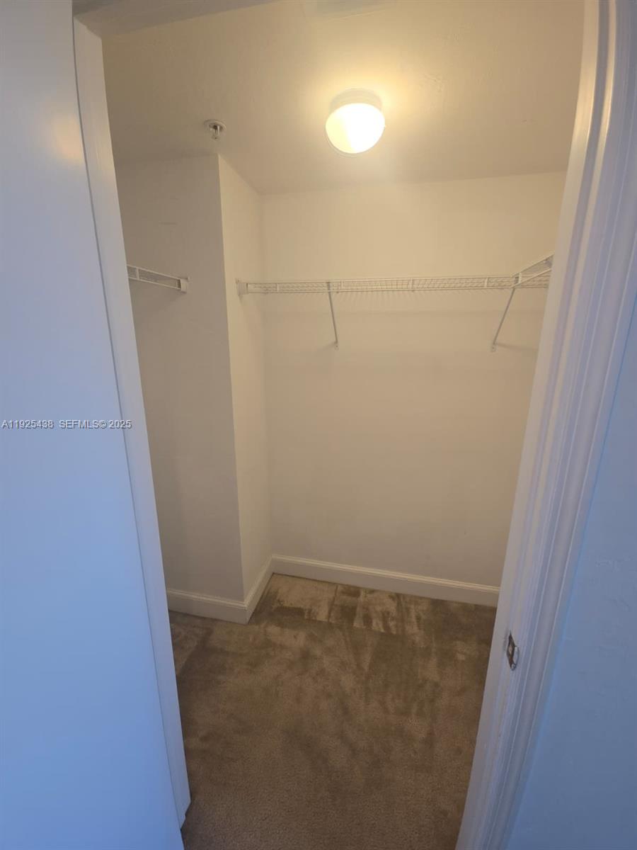 THE OAKS I CONDO - Residential Lease