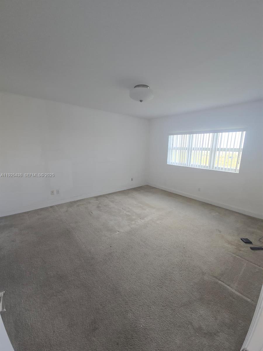 THE OAKS I CONDO - Residential Lease