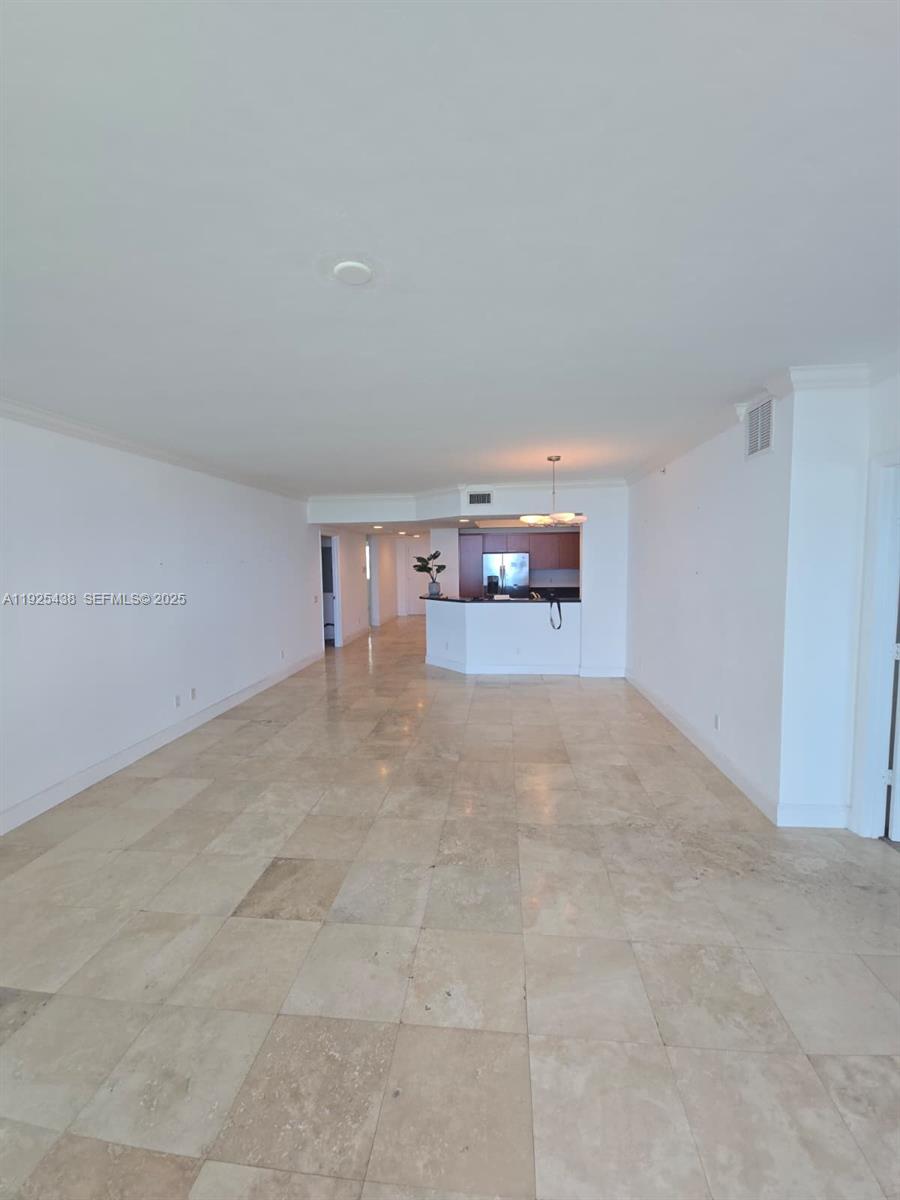 THE OAKS I CONDO - Residential Lease