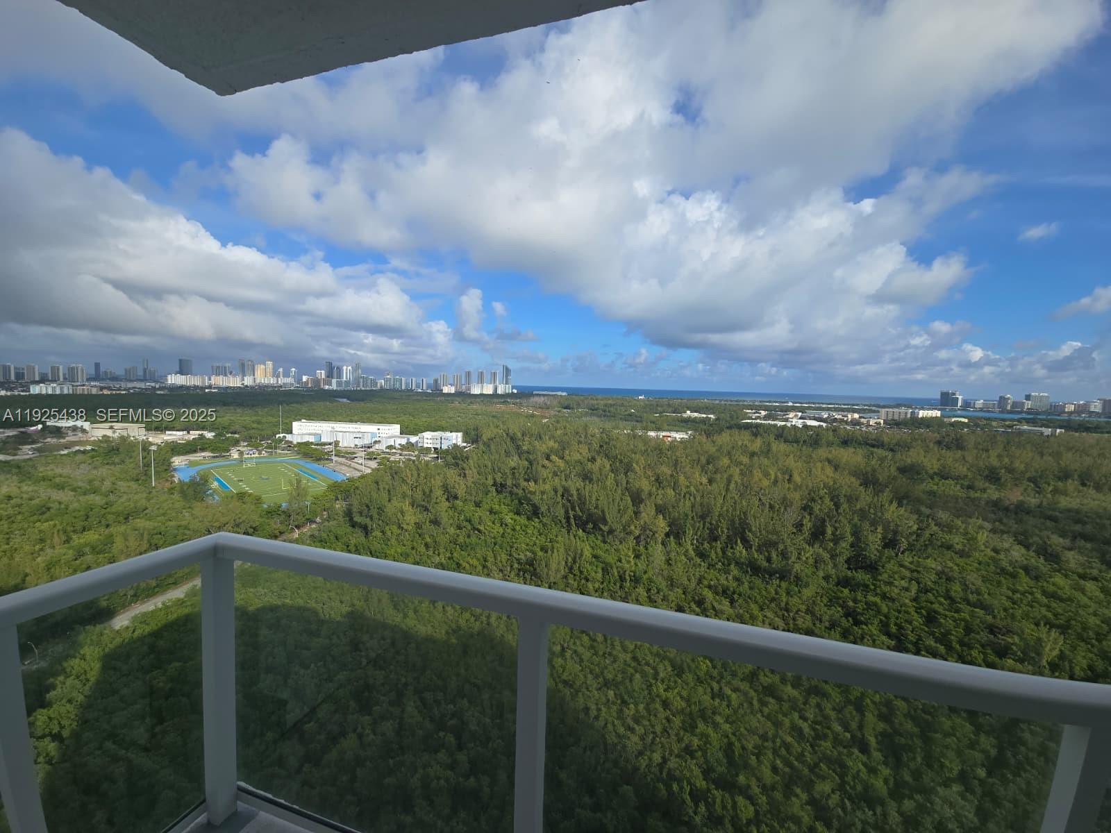 THE OAKS I CONDO - Residential Lease